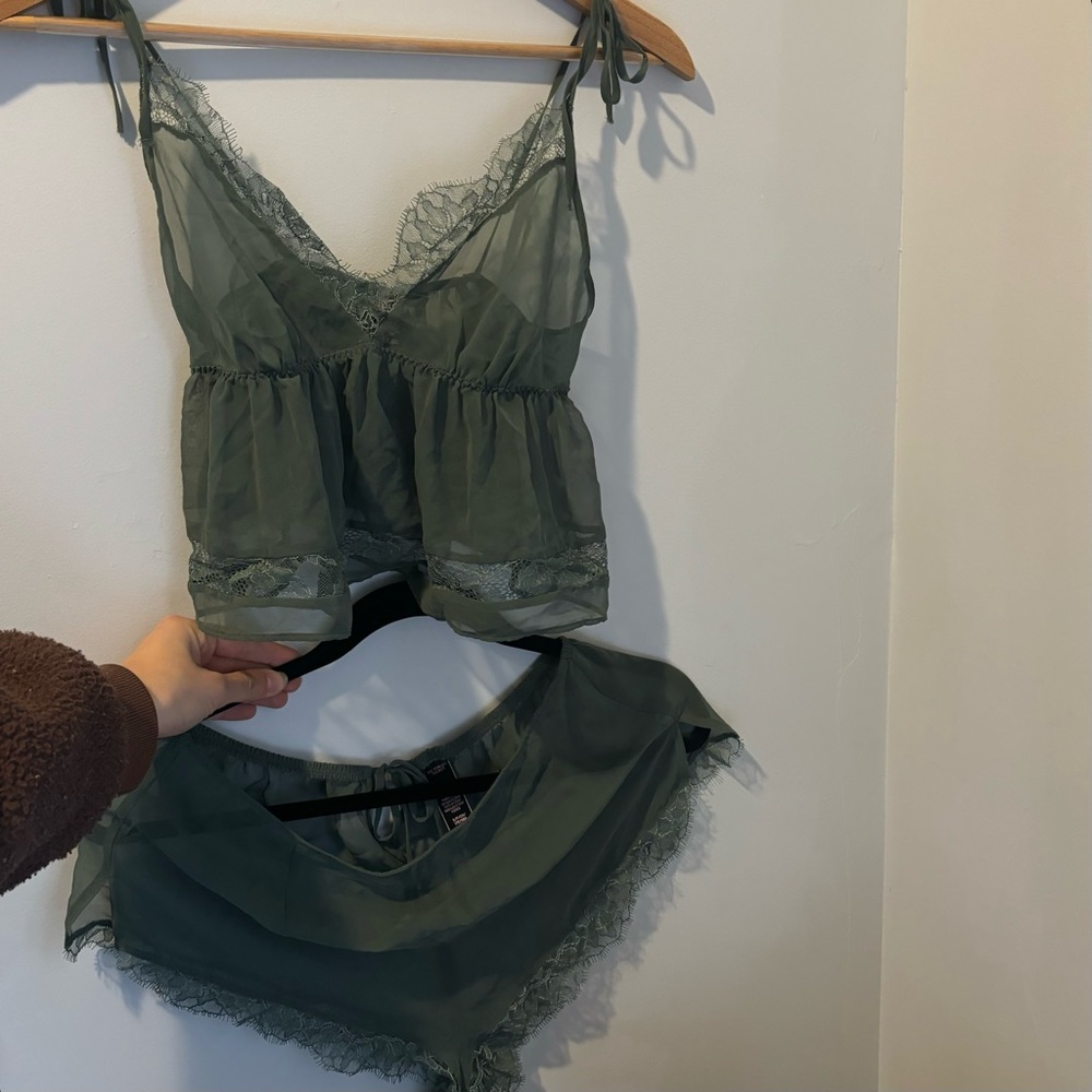 NEVER WORN Victorias Secret Green Sheer and Lace Lingerie Set